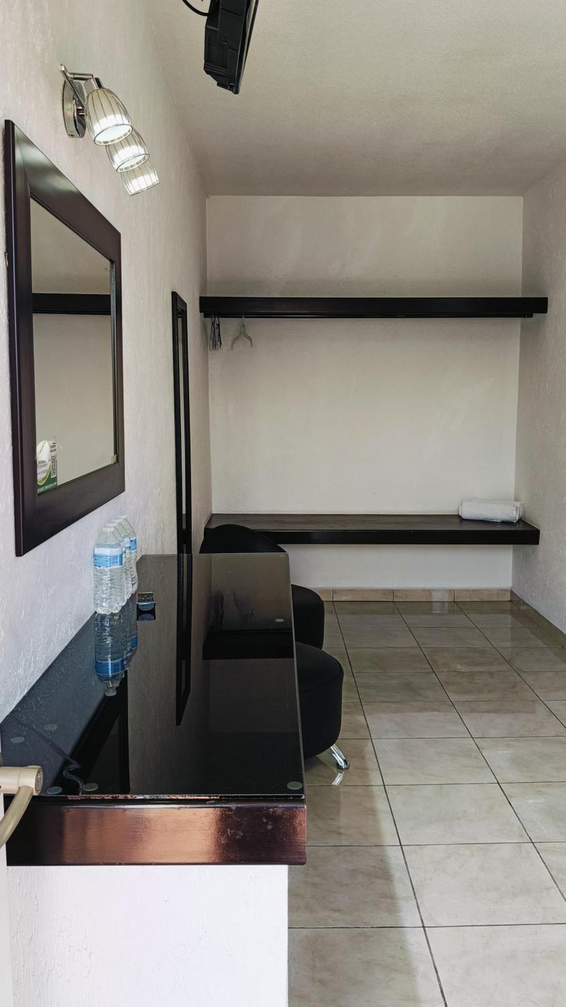 Hotel Palmas Teotihuacan ซาน ฮวน ตีโอตีฮัวคัน ภายนอก รูปภาพ